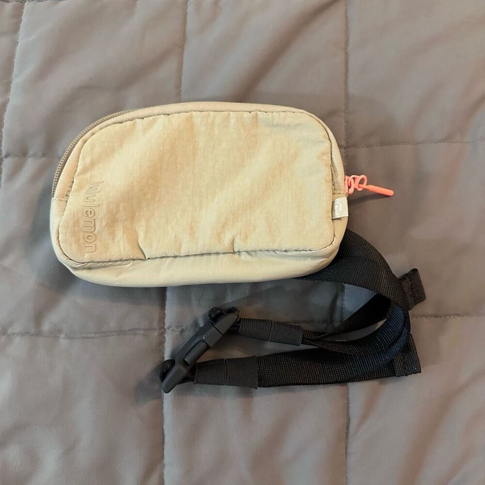 Lululemon Women's Nylon Adjustable Everywhere Mini Belt Bag Ripstop Beige Trench